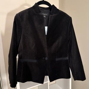 BNWT Ann Taylor black velvet blazer size 2P